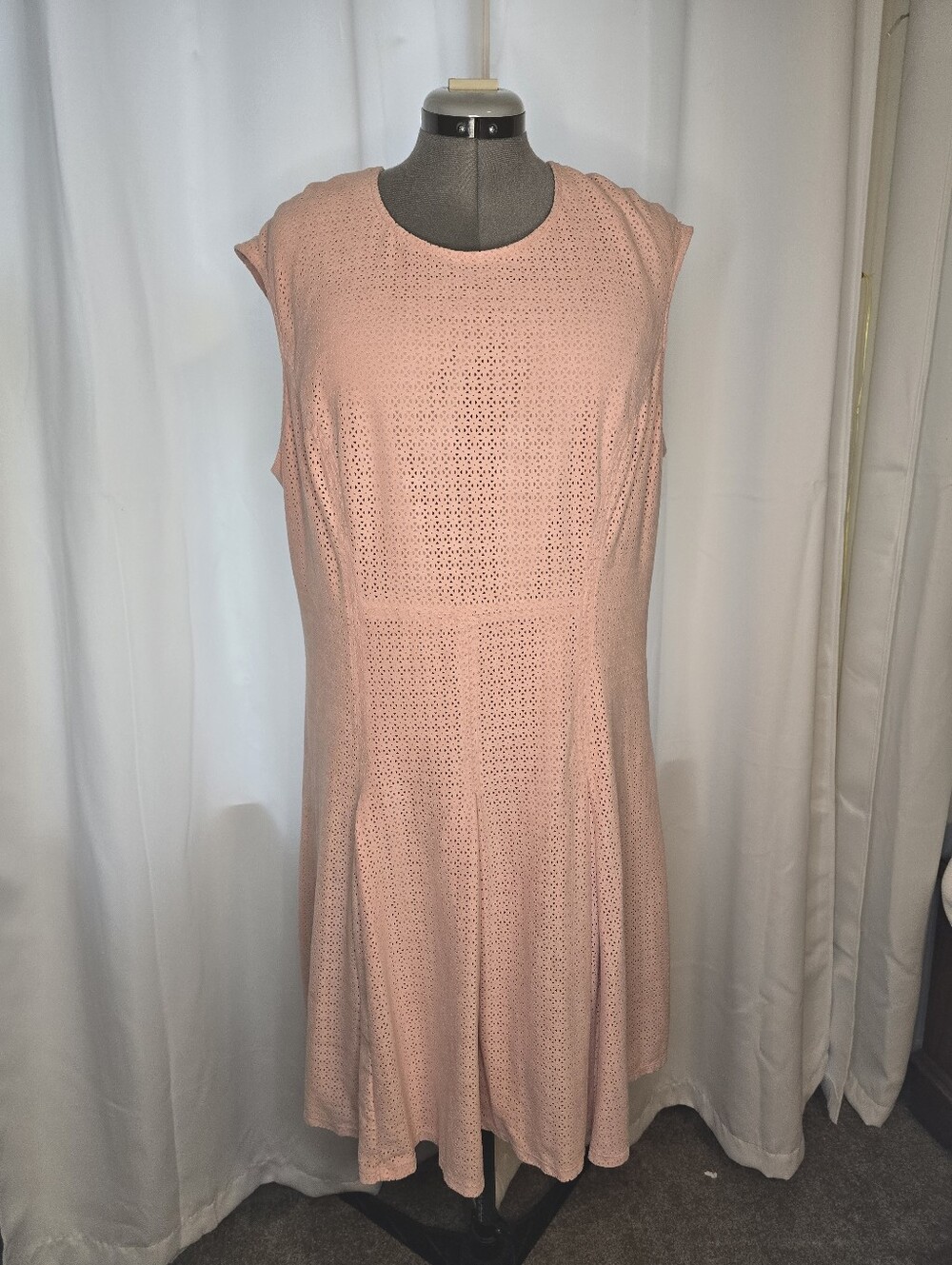 The Limited Collection Sleeveless Pink Laser Cut Dress